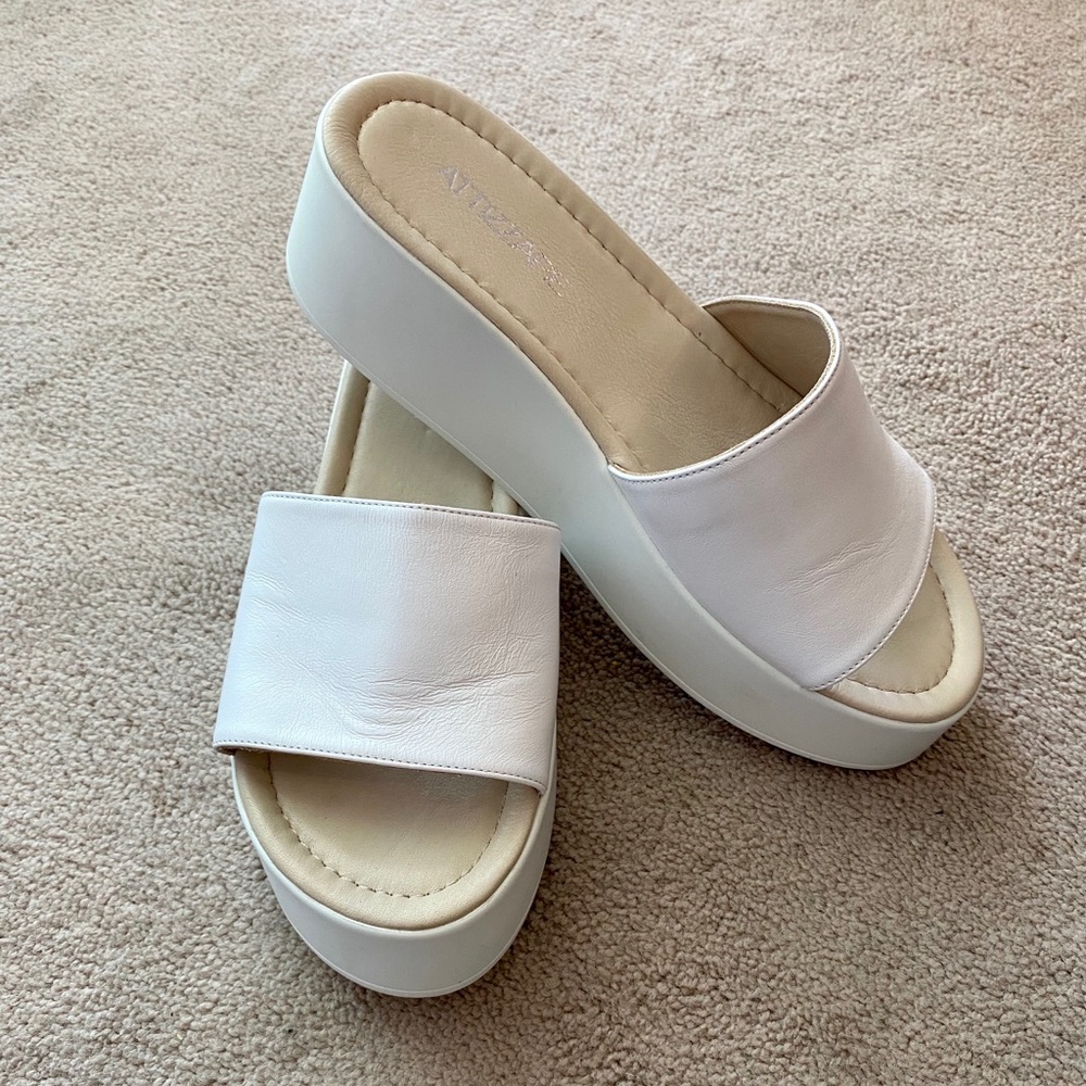 NWOT platform slides size US 8.5